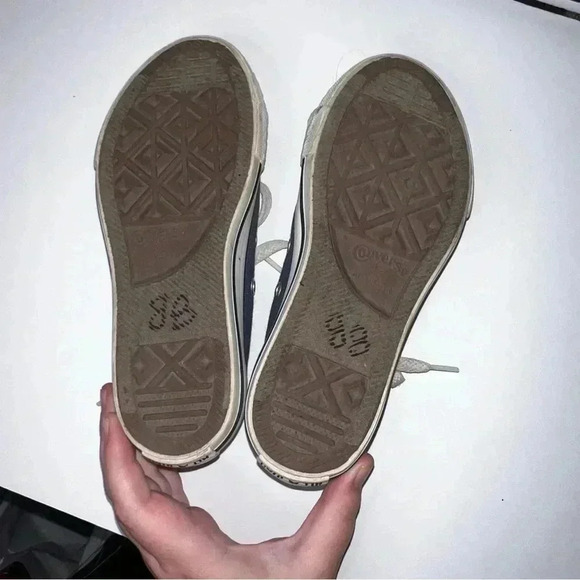 Converse Chuck Taylor all star shoes youth size 1 Grey & White Barely Worn - Picture 6 of 7